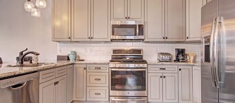 78 Alders Townhouse with Heated Garage by RedAwning