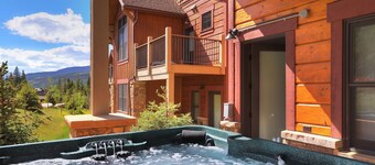 78 Alders Townhouse with Heated Garage by RedAwning