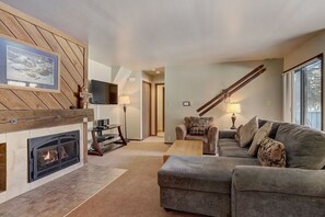 Condo, 1 Bedroom | Living area