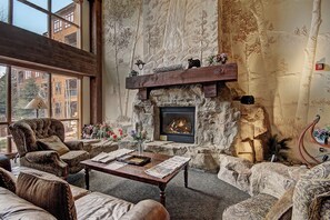 Condo, 2 Bedrooms | Interior