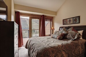 Condo, 3 Bedrooms