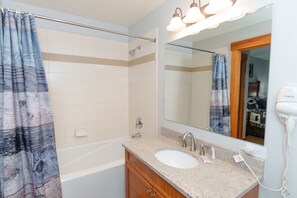 Condo, 1 Bedroom | Bathroom | Hair dryer, towels, shampoo - 8858 The Springs 1 Bedroom Condo by RedAwning (Keystone)
