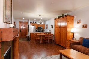 Condo, 1 Bedroom | Interior