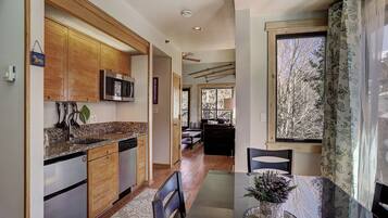 Condo, 1 Bedroom | Private kitchen | Fridge, microwave, oven, stovetop