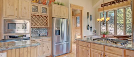 Casa, 6 dormitoris | Cuina privada | Frigorífic gran, microones, forn i placa de cuina