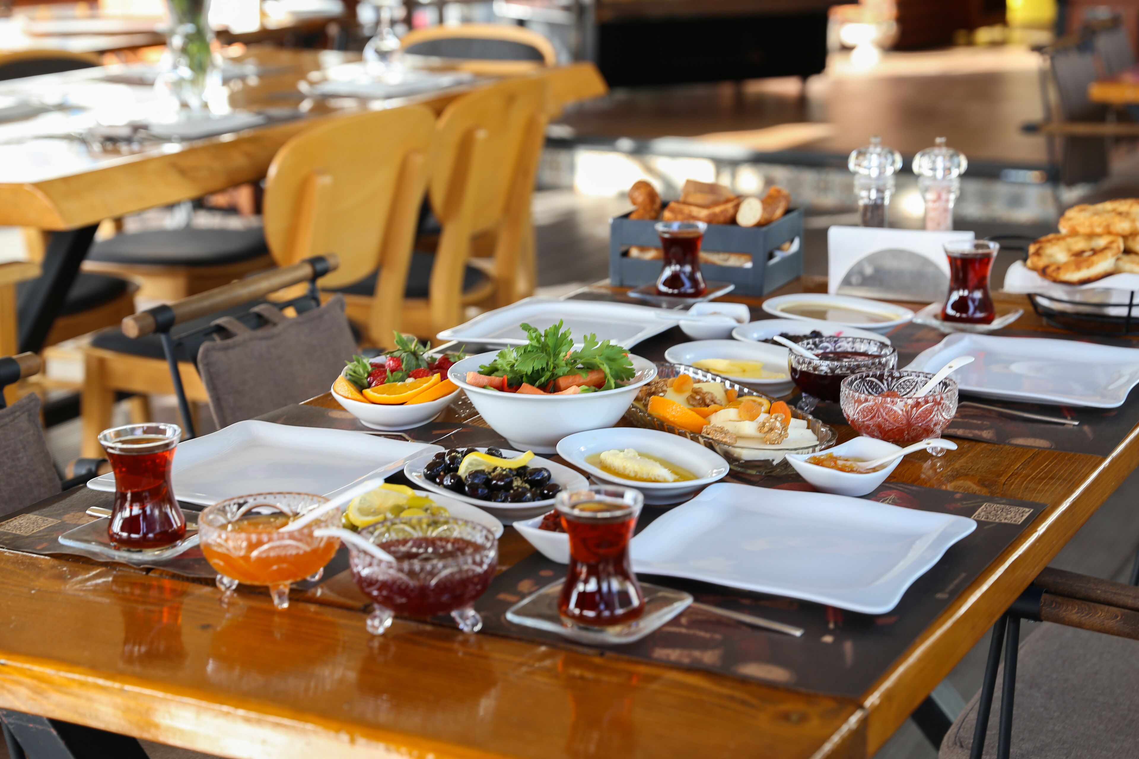 Free daily full breakfast 