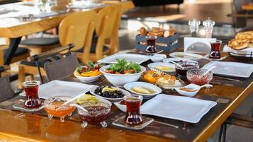 Desayuno completo incluido todos los días