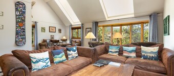 2054 The Pines 5 Bedroom Condo by RedAwning