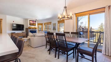 Condo, 3 Bedrooms | Dining
