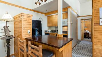 Condo, 2 Bedrooms | Private kitchen | Full-size fridge, microwave, oven, stovetop