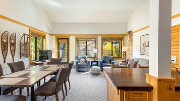 Condo, 2 chambres | Restauration