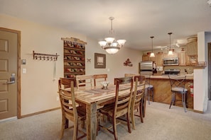 Condo, 2 habitaciones | Restaurantes