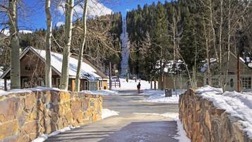 Condo, 2 Bedrooms | Exterior