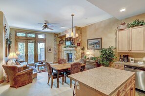 Lägenhet - 1 sovrum | Eget kök | Stort kylskåp, mikrovågsugn, ugn och spishäll