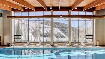 Condo, 2 habitaciones | Alberca techada | Alberca techada y alberca al aire libre