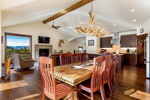Casa de ciudad, 3 habitaciones | Restaurantes