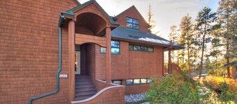 1926 Soda Springs Ii 3 Bedroom Townhouse by RedAwning