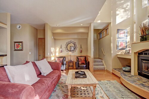 1926 Soda Springs Ii 3 Bedroom Townhouse by RedAwning