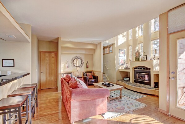 Townhome, 3 Bedrooms | Interior