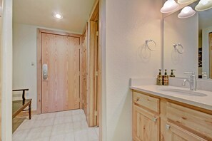 Condo, 1 Bedroom | Bathroom