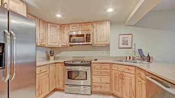 Kondominium, 1 kamar tidur | Dapur pribadi | Lemari es besar, microwave, oven, dan kompor