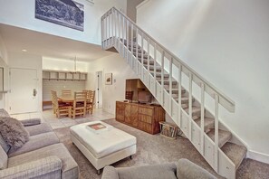 Condo, 4 Bedrooms | Interior