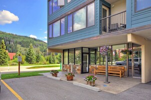 Condo, 2 quartos | Fachada