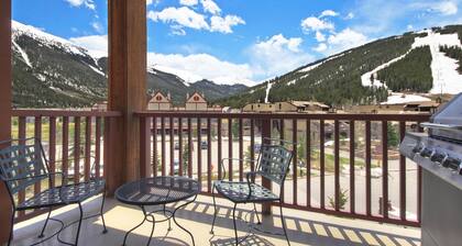 Newly Remodeled, Open Layout, with Incredible Views - CS302 by RedAwning