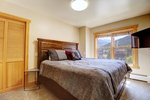 Huoneisto, 3 makuuhuonetta | 3 makuuhuonetta, työpöytä, kannettavalle tietokoneelle sopiva työtila