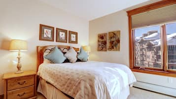 2 habitaciones, escritorio y espacio para trabajar con laptop