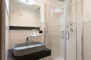 Bathroom - Lorenz Suites (Rome)