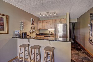 公寓客房, 1 間臥室 | 私人廚房 | 大型雪櫃/冰箱、微波爐、焗爐、爐具