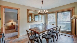 Condo, 3 habitaciones | Restaurantes