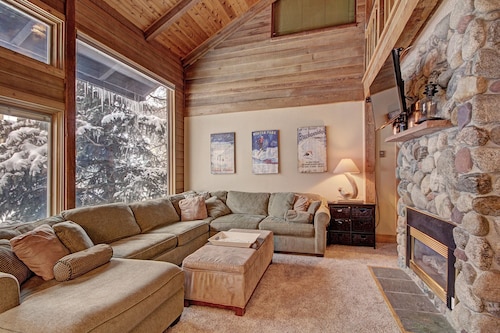 Beautiful Dog Friendly Ski Chalet A Minute to SuperBee Lift - AN203 by RedAwning