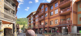 Best Location On The Mountain, Amazing View - CO204 by RedAwning