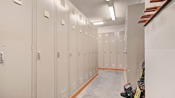 Condo, 2 habitaciones | Lockers