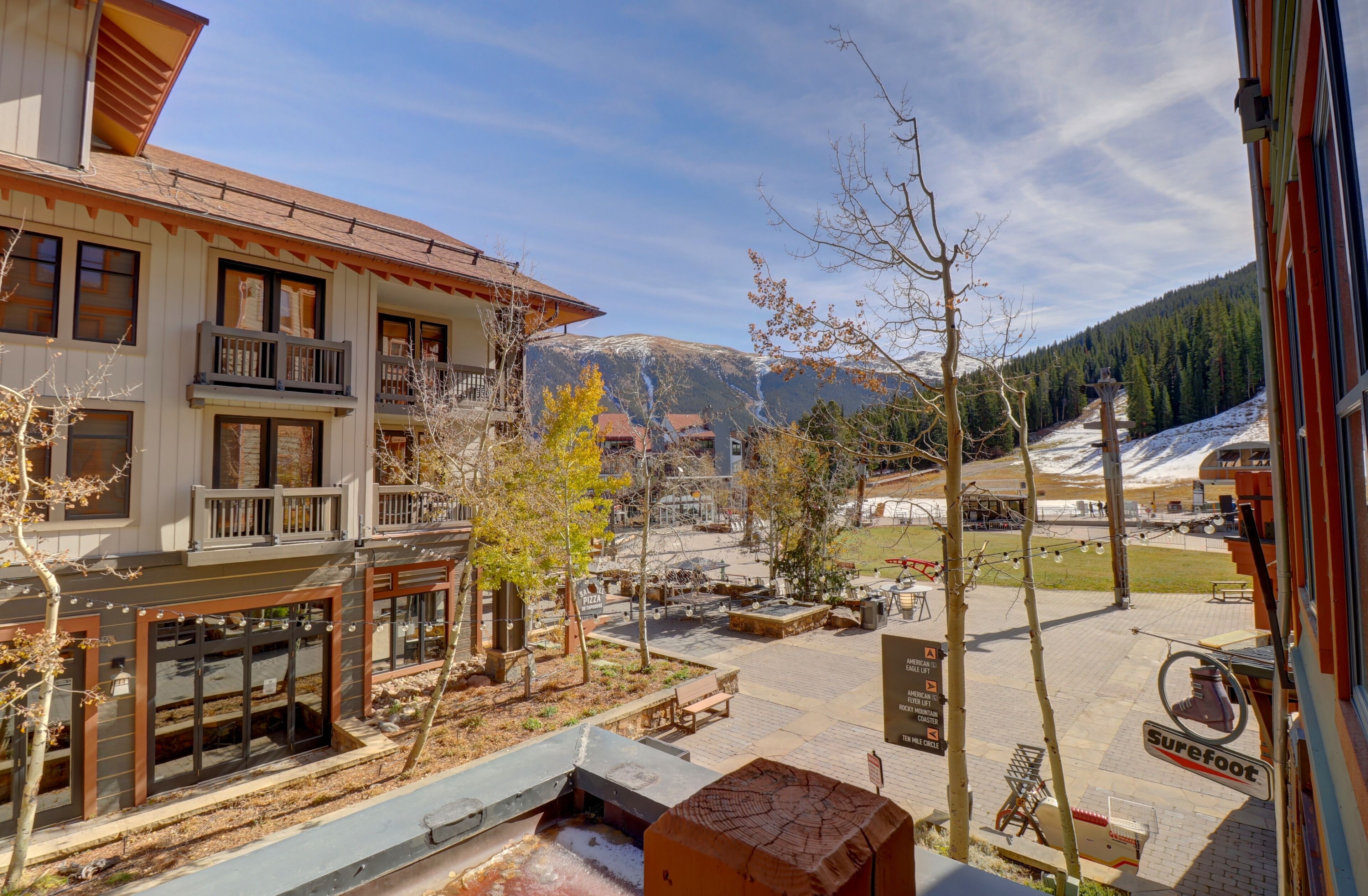 Condo, 2 Bedrooms | Property grounds