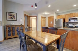 Condo, 2 habitaciones | Restaurantes