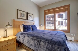 Condo, 2 habitaciones | 2 habitaciones, escritorio, wifi gratis y ropa de cama 