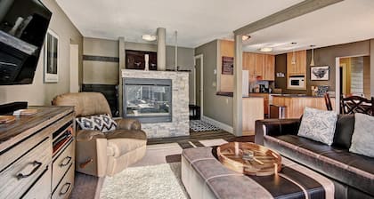 Beautiful Mountain Condo A Minute to Lift - AN210 by RedAwning
