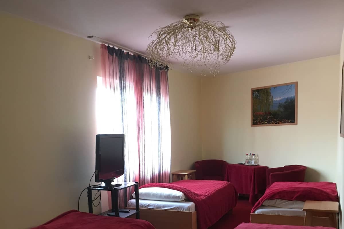 Habitación triple | Wifi gratis y ropa de cama