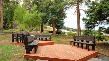 Room, 1 Bedroom | Property grounds