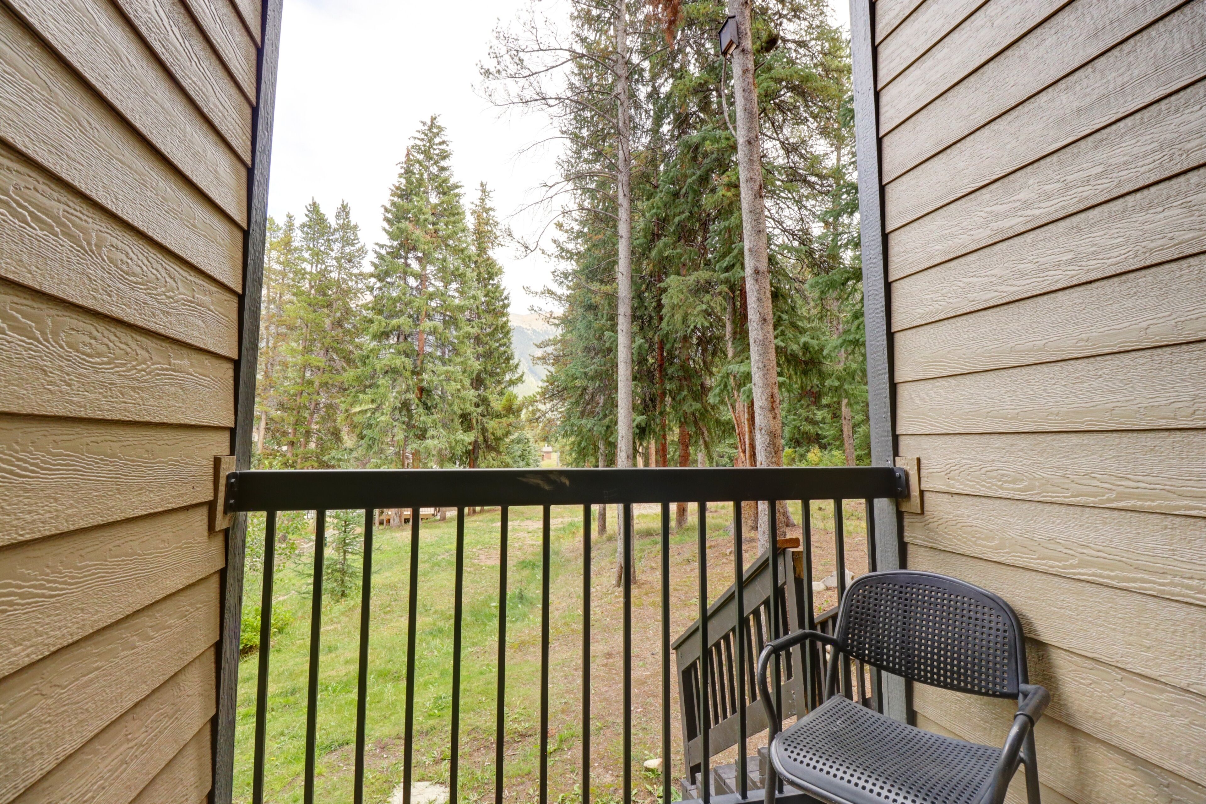 Room, 1 Bedroom | Property grounds
