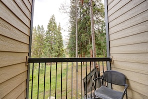 Room, 1 Bedroom | Property grounds