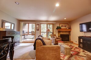 스튜디오 | 거실 공간 | 평면 TV