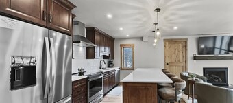 Amazing Location - Steps to American Eagle Lift - CJ202 by RedAwning