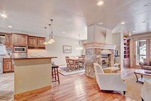 Townhome, 4 Bedrooms | Private kitchen