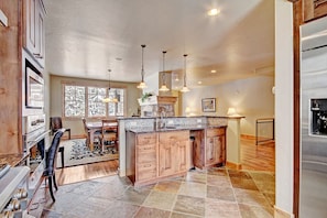 Private kitchen - Mountain Chalet Right Next To The Lift - 39B by RedAwning (Copper Mountain)