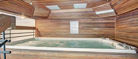 Condo, 1 chambre | Baignoire à remous intérieure