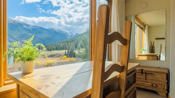 Condo, 2 Bedrooms | 2 bedrooms, desk, laptop workspace, iron/ironing board